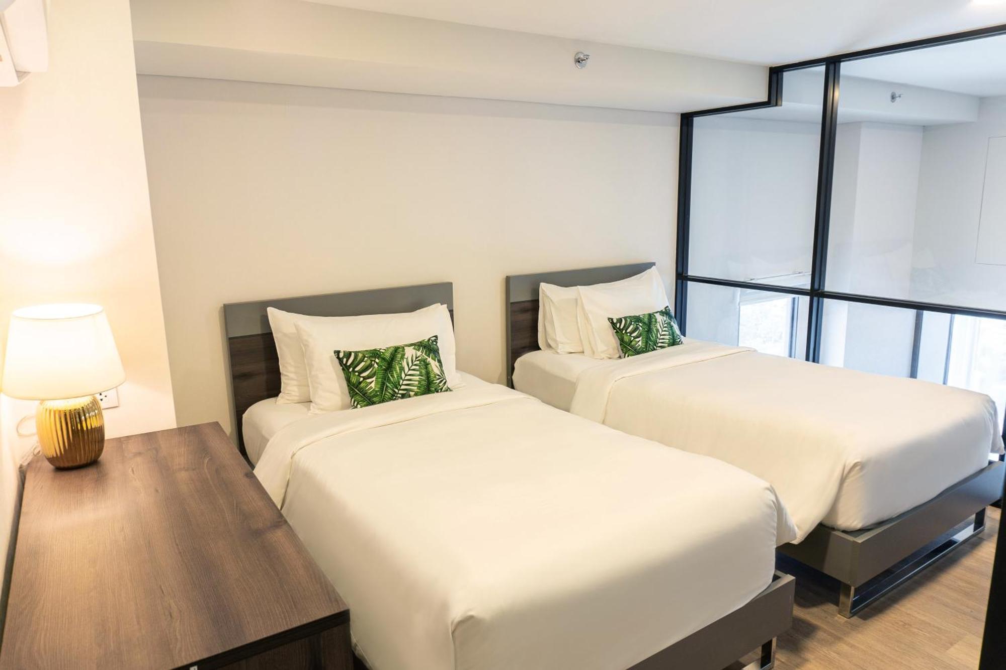 Ramada By Wyndham Bangkok Sukhumvit 87 Hotel Buitenkant foto