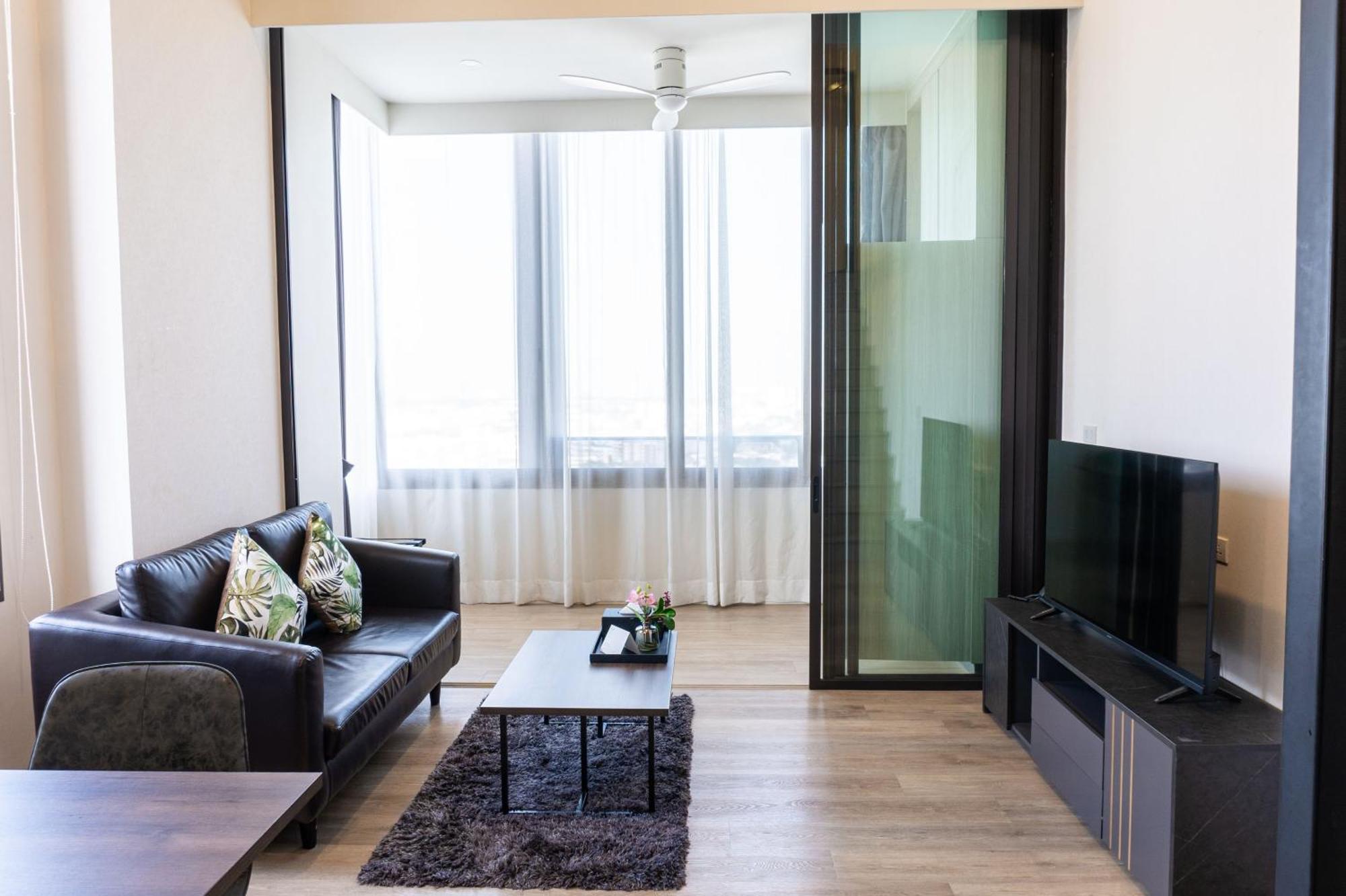 Ramada By Wyndham Bangkok Sukhumvit 87 Hotel Buitenkant foto