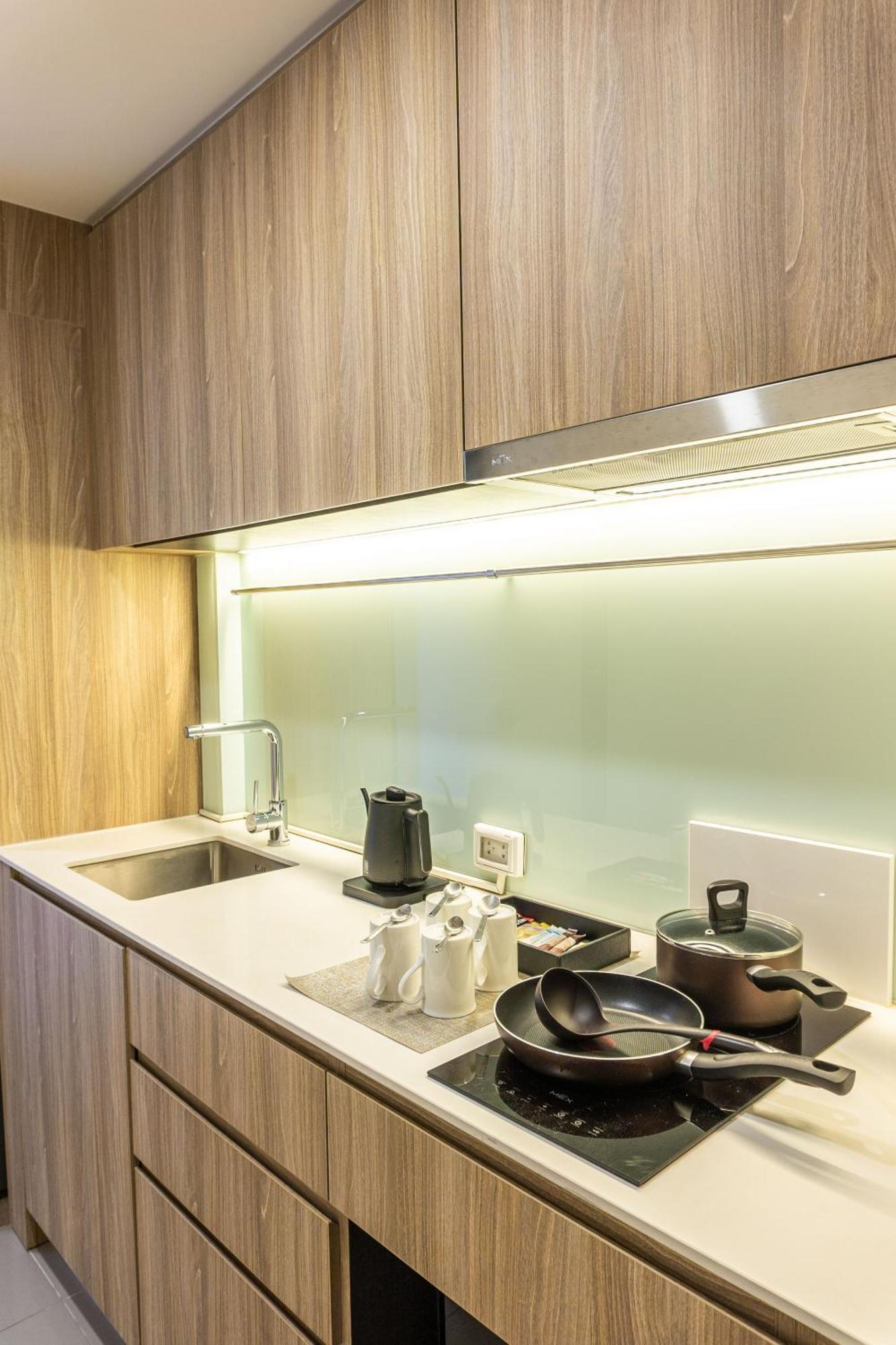 Ramada By Wyndham Bangkok Sukhumvit 87 Hotel Buitenkant foto