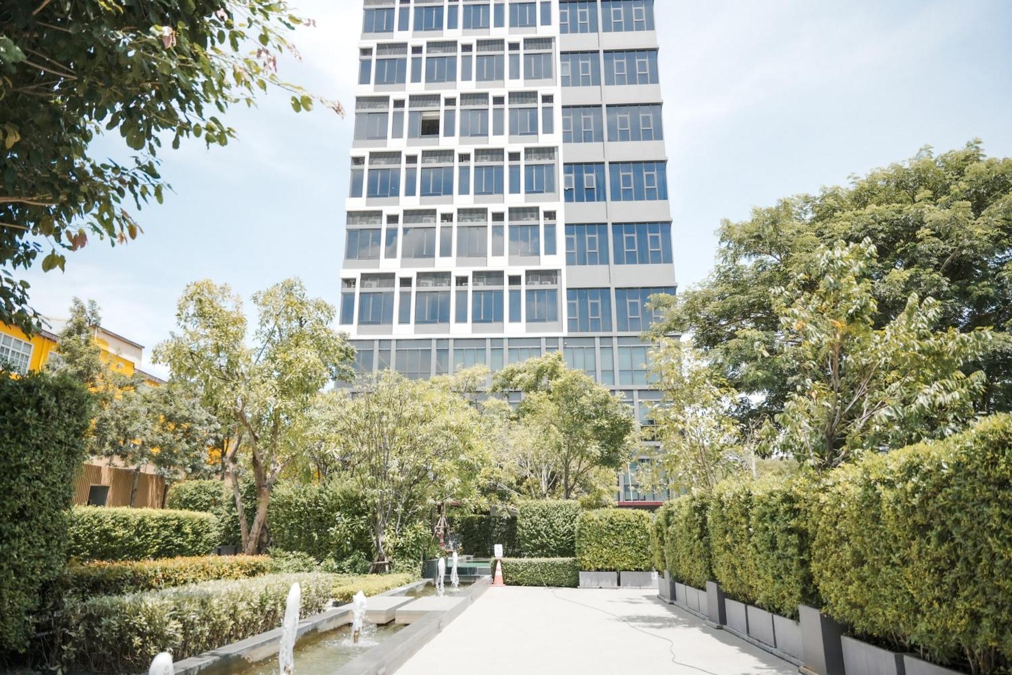 Ramada By Wyndham Bangkok Sukhumvit 87 Hotel Buitenkant foto