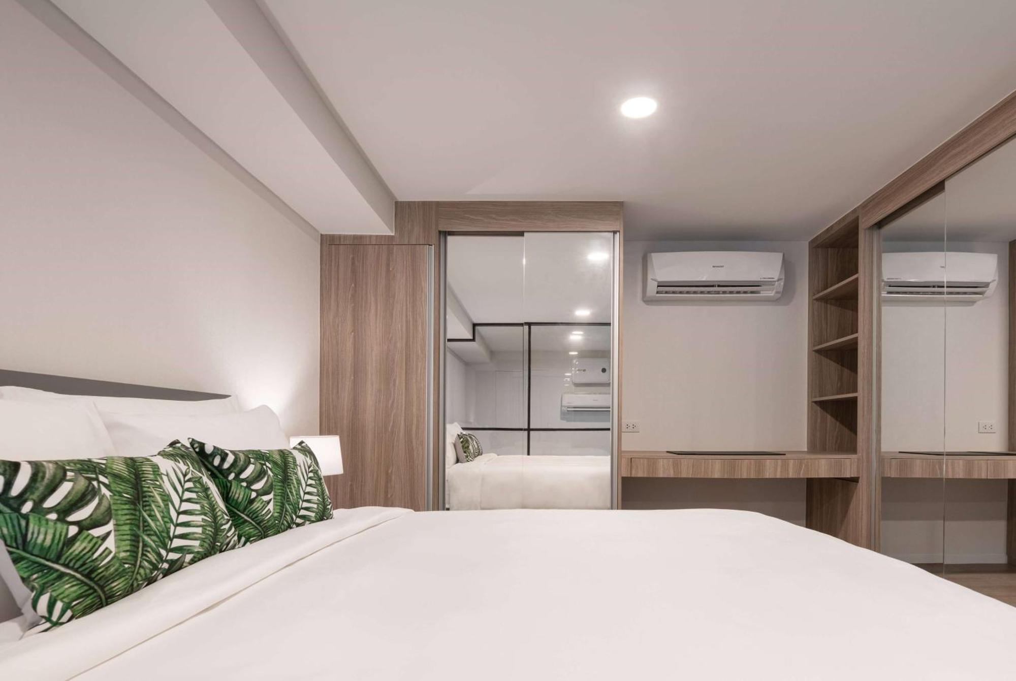 Ramada By Wyndham Bangkok Sukhumvit 87 Hotel Buitenkant foto