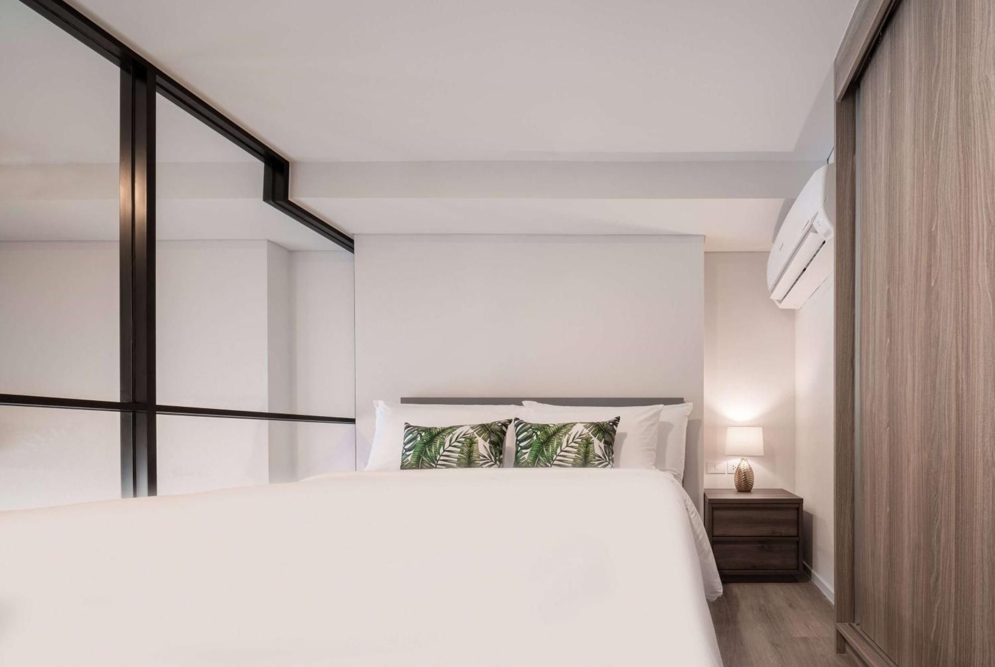 Ramada By Wyndham Bangkok Sukhumvit 87 Hotel Buitenkant foto