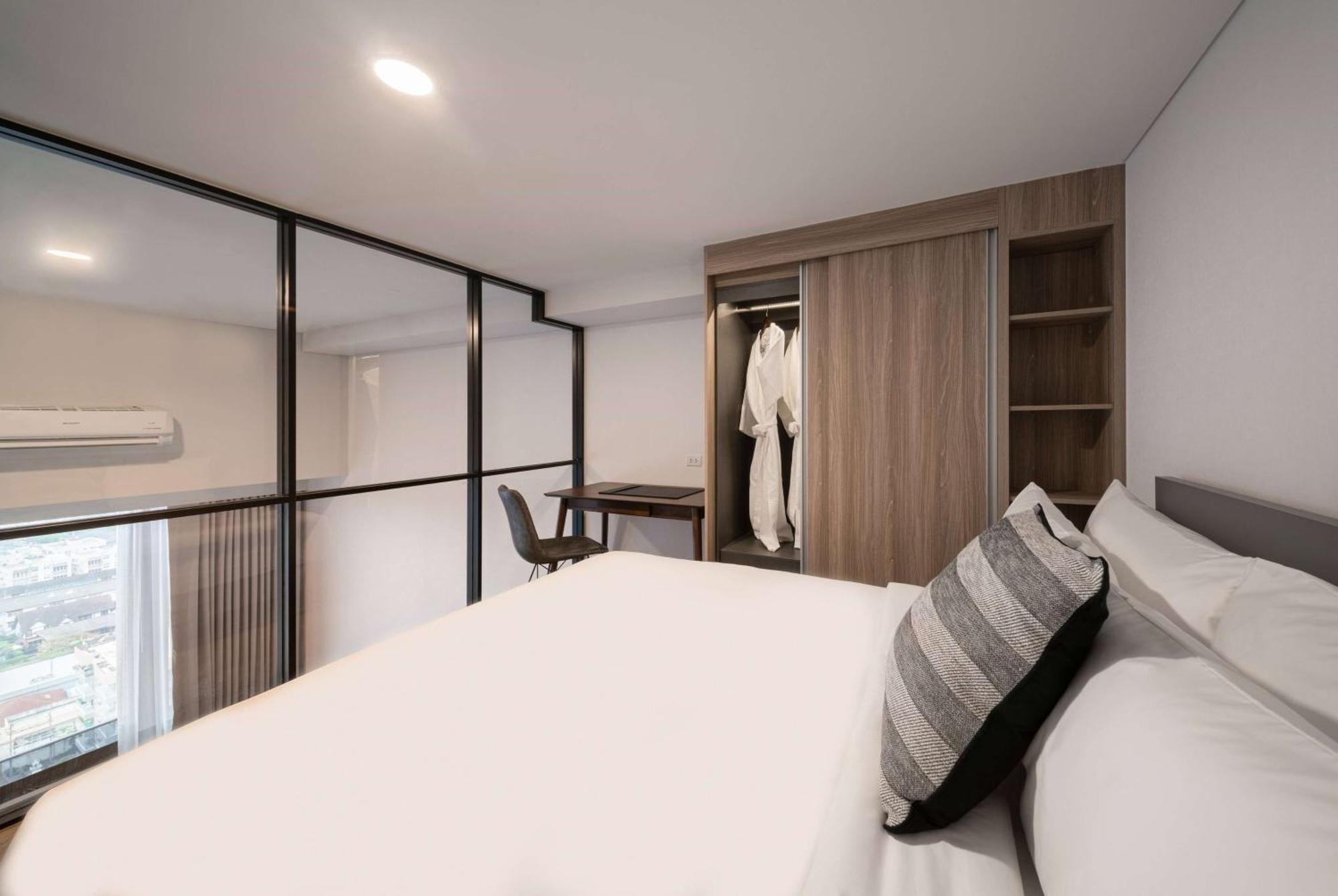 Ramada By Wyndham Bangkok Sukhumvit 87 Hotel Buitenkant foto